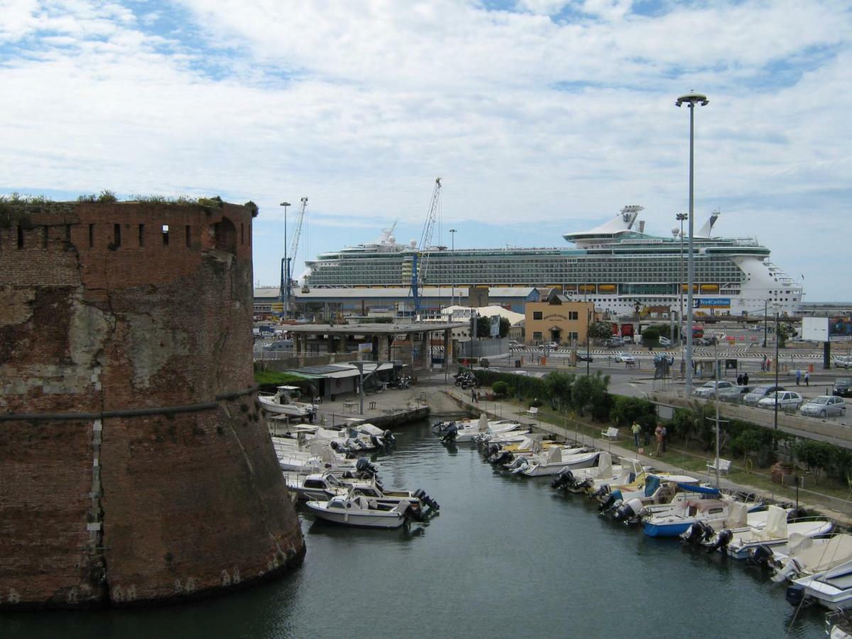 Hotel Houston Livorno - Struttura Esclusivamente Turistica - Not For Business Or Workers Екстериор снимка