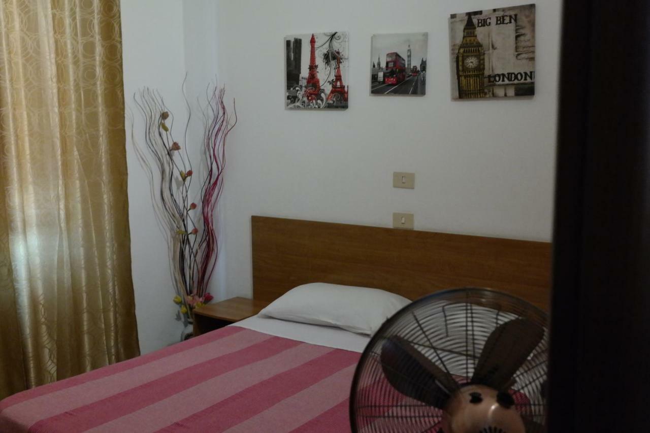 Hotel Houston Livorno - Struttura Esclusivamente Turistica - Not For Business Or Workers Екстериор снимка