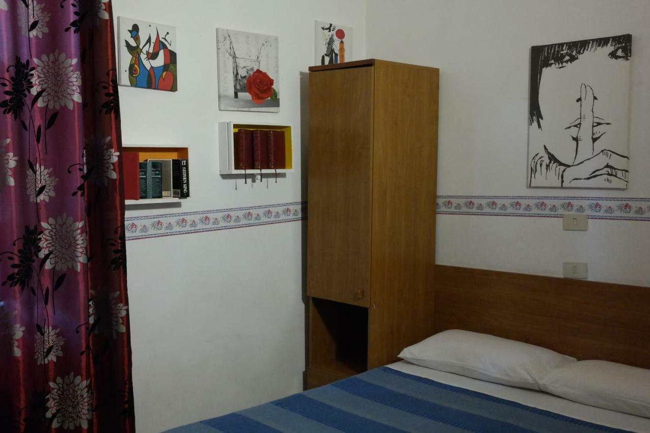 Hotel Houston Livorno - Struttura Esclusivamente Turistica - Not For Business Or Workers Екстериор снимка