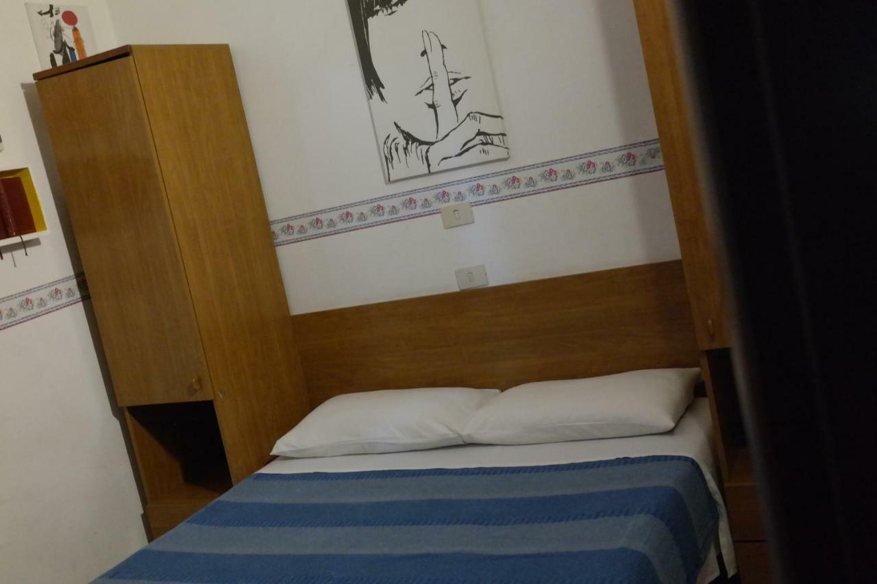 Hotel Houston Livorno - Struttura Esclusivamente Turistica - Not For Business Or Workers Екстериор снимка
