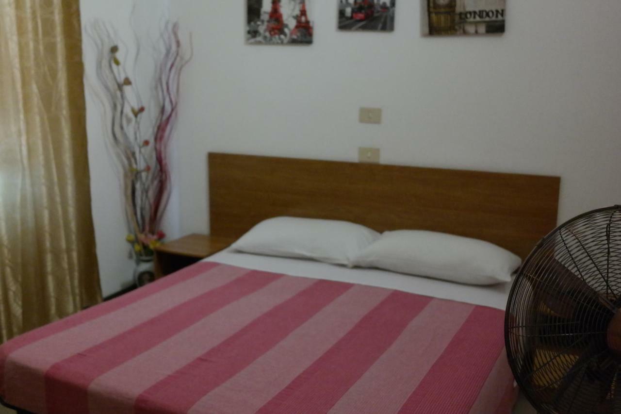 Hotel Houston Livorno - Struttura Esclusivamente Turistica - Not For Business Or Workers Екстериор снимка
