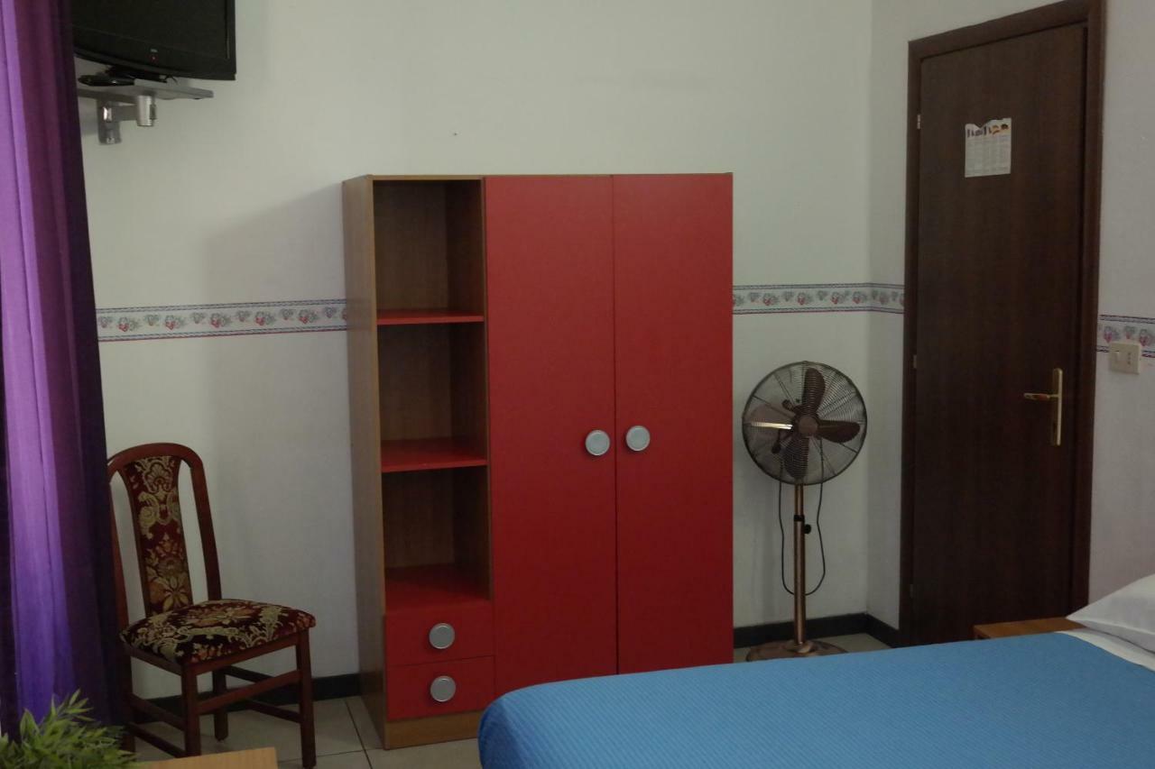 Hotel Houston Livorno - Struttura Esclusivamente Turistica - Not For Business Or Workers Екстериор снимка