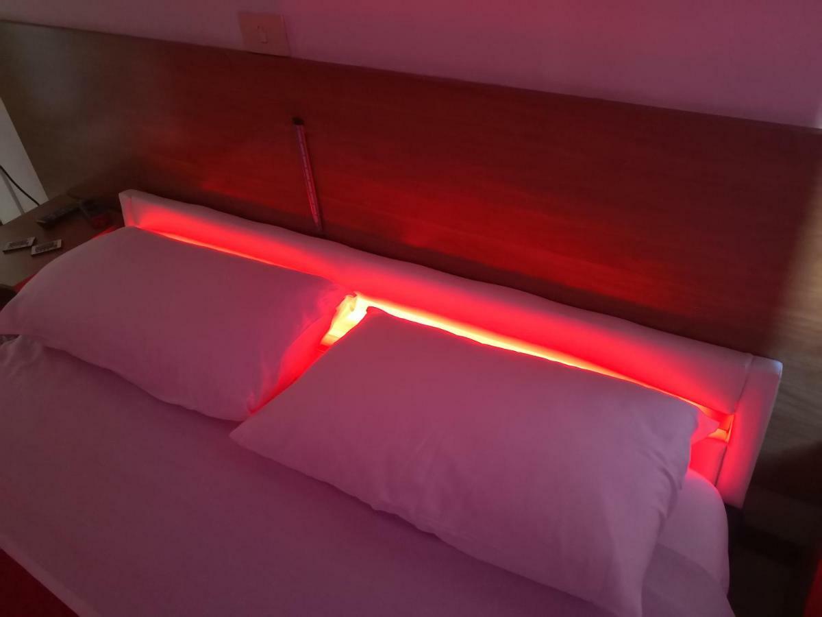 Hotel Houston Livorno - Struttura Esclusivamente Turistica - Not For Business Or Workers Екстериор снимка