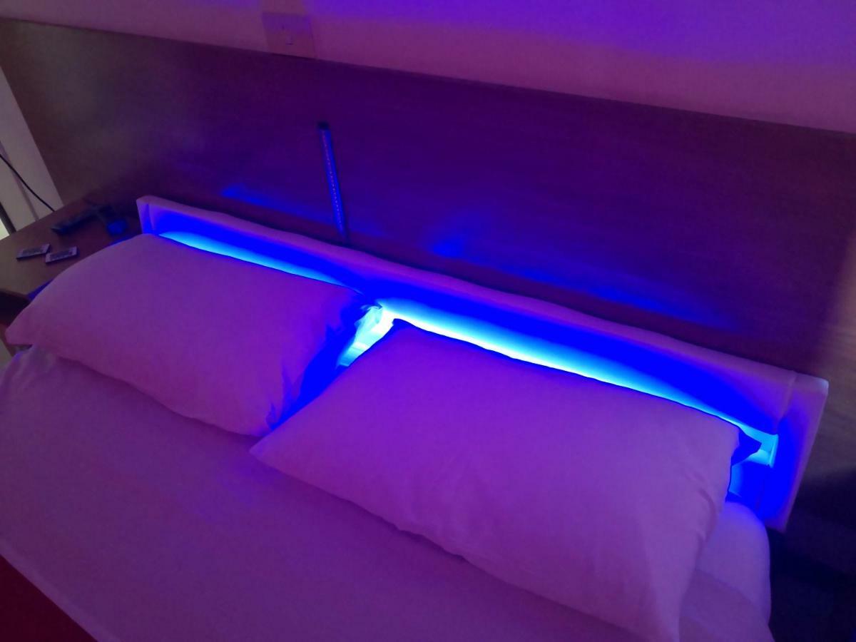 Hotel Houston Livorno - Struttura Esclusivamente Turistica - Not For Business Or Workers Екстериор снимка